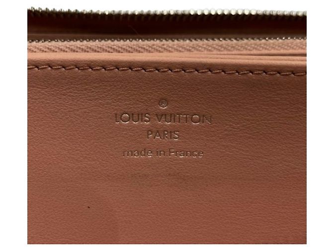 Louis Vuitton Zippy Wallet aus rosa Mahina-Leder - Ansicht 8