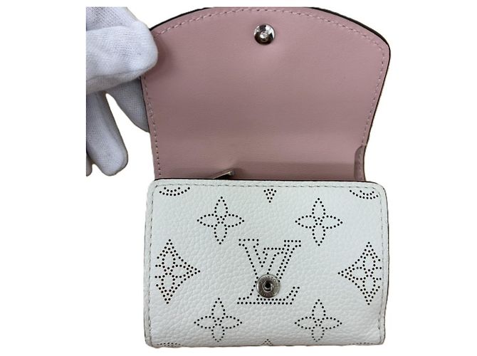 Louis Vuitton Mahina Portefeuille Iris Mini Wallet - vista 3