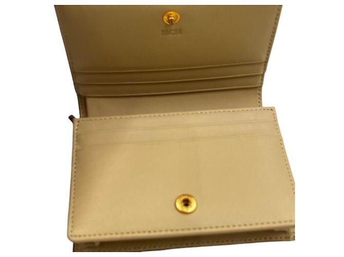 Cartera MCM Tracy Visetos Plegable Beige - vista 6