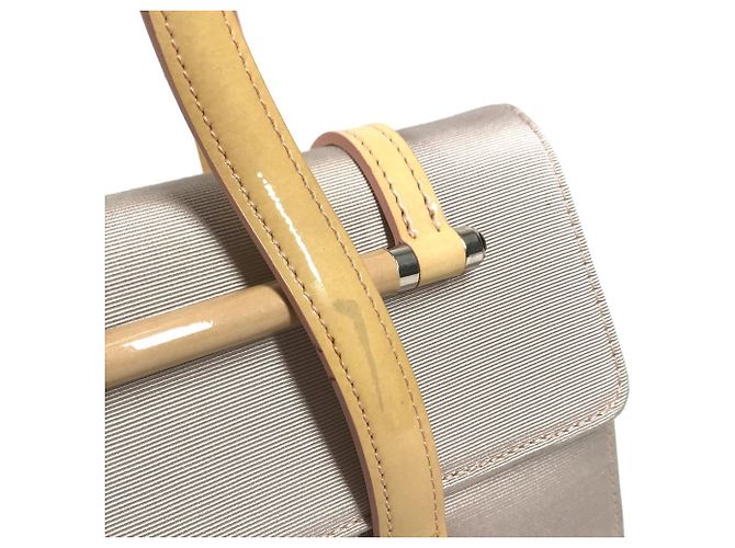 Bolsa Cartier Cabochon Logo - vista 9