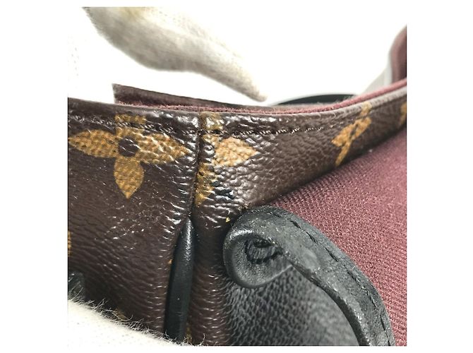 Bolso Pochette Louis Vuitton Monogram Macassar Bass PM - vista 12