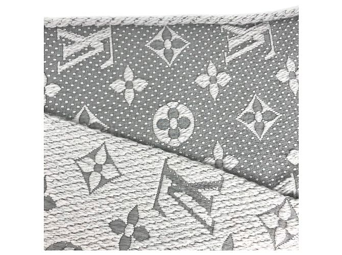 Stola Louis Vuitton in lana e seta grigia - vista 3
