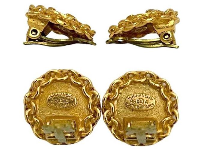 Boucles d'oreilles clips Chanel Gold - vue 2