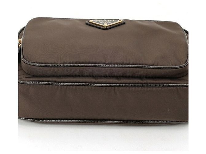 Pochette/Borsa a tracolla Prada in pelle marrone - vista 4
