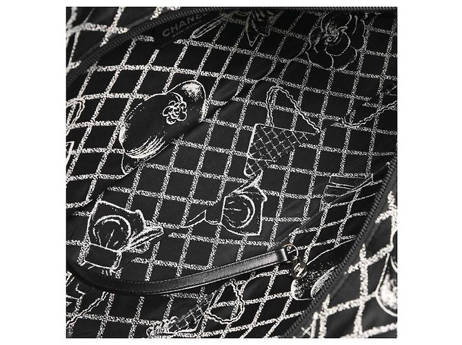Borsa Shopping Chanel Essential 31 Rue Cambon in Pelle - vista 3