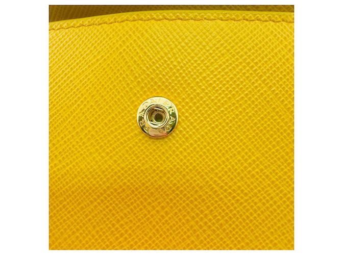 Cartera de cadena/hombro de piel Saffiano amarilla Prada - vista 10