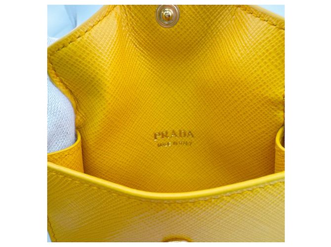 Cartera de cadena/hombro de piel Saffiano amarilla Prada - vista 8