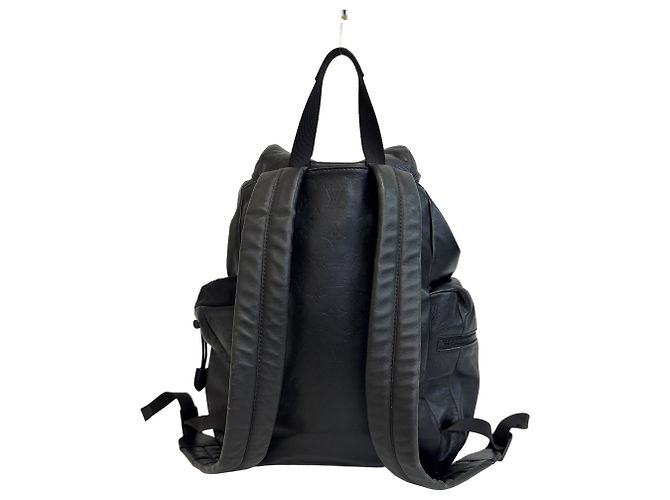 Mochila Louis Vuitton Discovery - vista 2