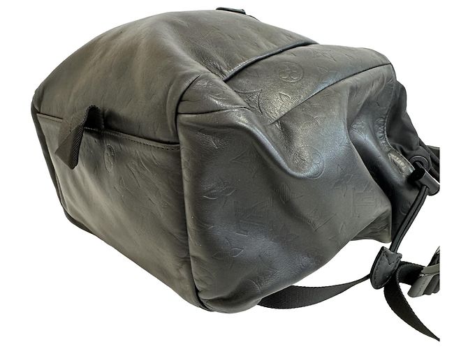 Mochila Louis Vuitton Discovery - vista 3