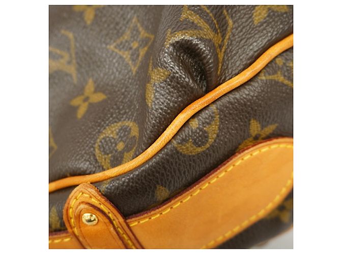 Sac à épaule Louis Vuitton Monogram Tulum GM - vue 6
