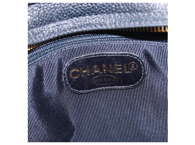 Chanel Vintage Zipped Chain Caviar Medium - view 6