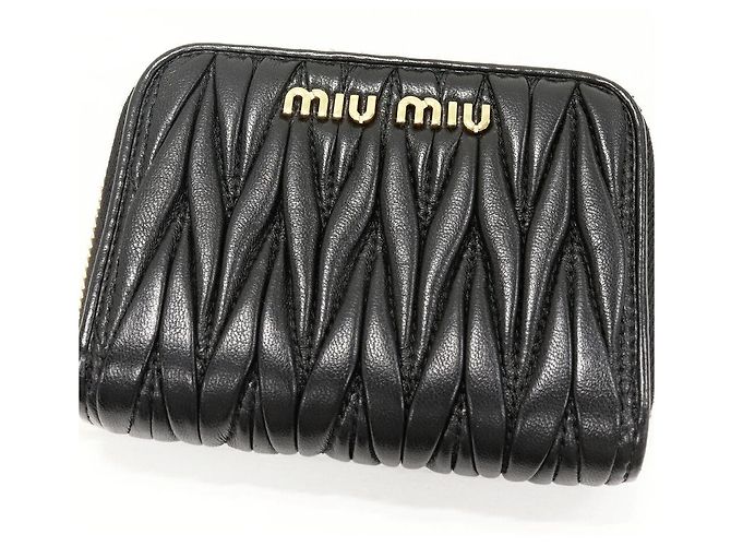 Miu Miu Matelassé Münzbeutel aus Lammleder - Ansicht 6