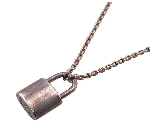 Colar com pingente Louis Vuitton Silver Lockit Learn - vista 2