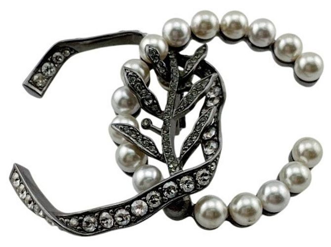 Brincos de pressão Chanel Silver Leaf - vista 2