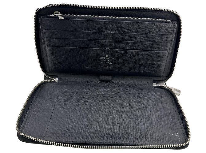 Zippy Carteira Longa Louis Vuitton em Couro Epi - vista 5