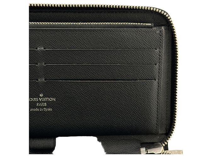 Zippy Carteira Longa Louis Vuitton em Couro Epi - vista 8