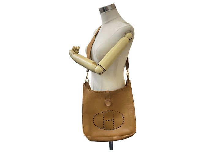 Hermès Bolsa de ombro Hermes Evelyne 1PM em couro marrom - vista 19