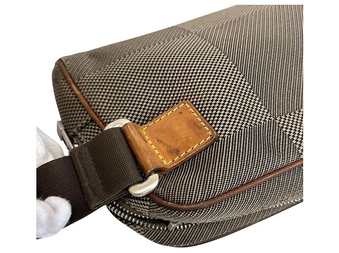 Louis Vuitton Damier Geant Acrobat Body Bag - Ansicht 10