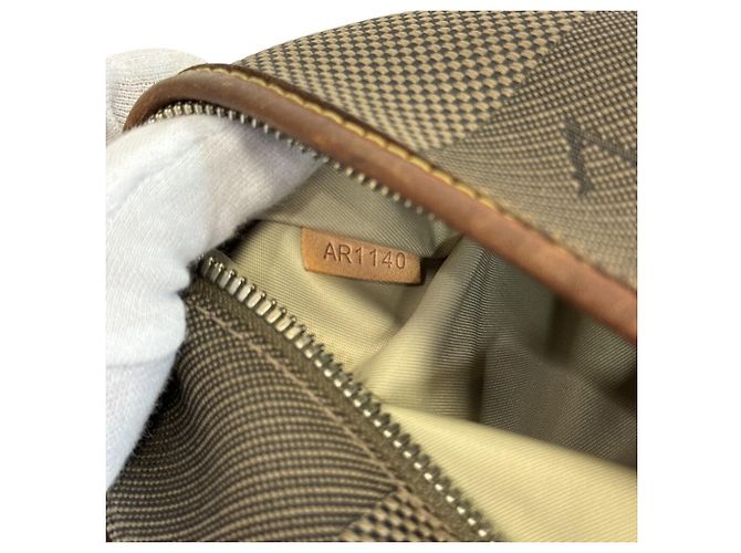 Louis Vuitton Damier Geant Acrobat Body Bag - Ansicht 12