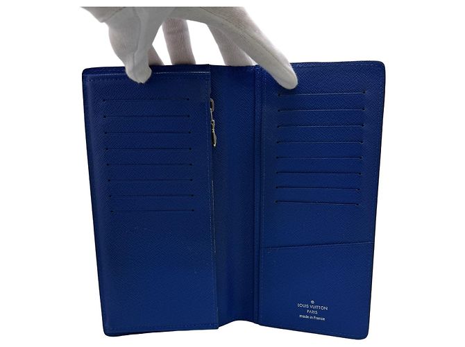 Louis Vuitton Portefeuille Brazza Taiga Long Wallet - vista 5