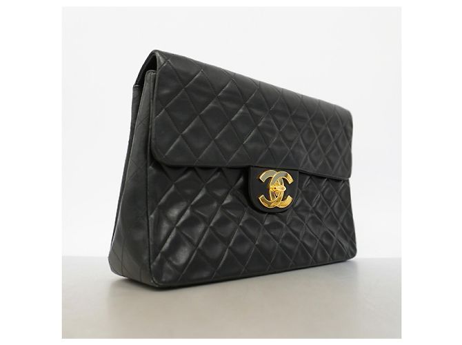 Chanel Schultertasche aus schwarzem Lammleder - Ansicht 2