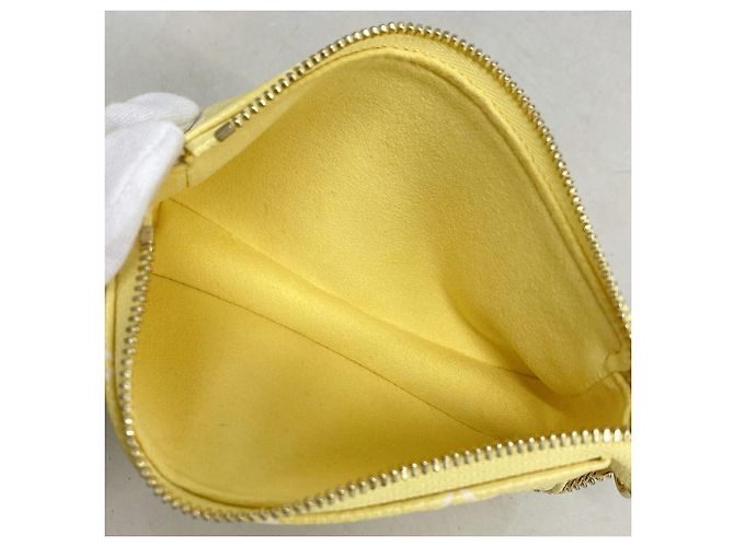 Louis Vuitton Monogram Empreinte Bicolor Mini Pochette Accessoires - vista 4