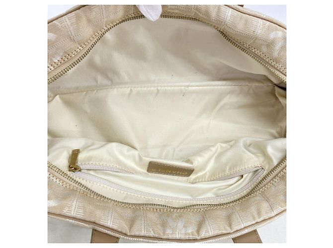 Chanel New Travel Nylon Handtasche - Ansicht 4