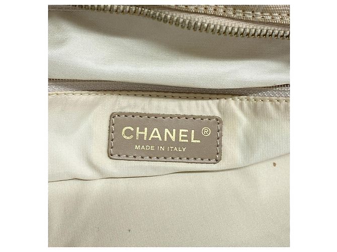 Chanel New Travel Nylon Handtasche - Ansicht 5