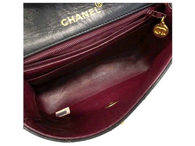 Bolsa de Ombro Mini Matelassé com Corrente Chanel - vista 4