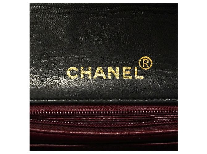 Bolsa de Ombro Mini Matelassé com Corrente Chanel - vista 5