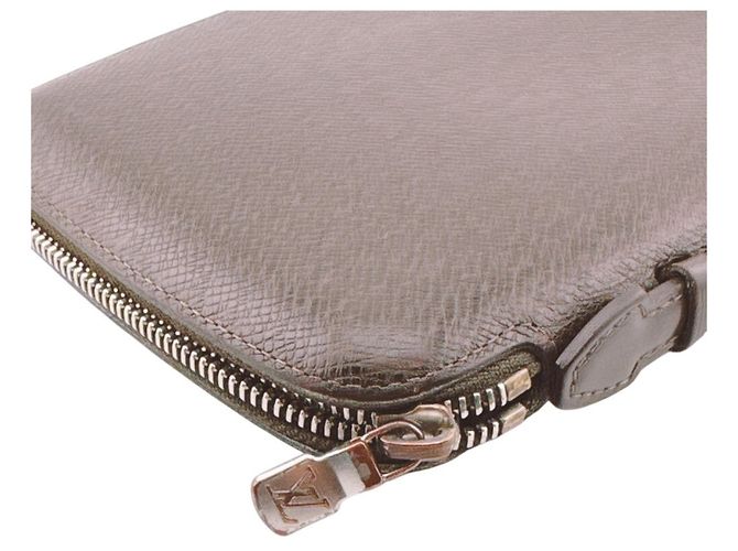 Organizer Portafoglio lungo Louis Vuitton Taiga - vista 4