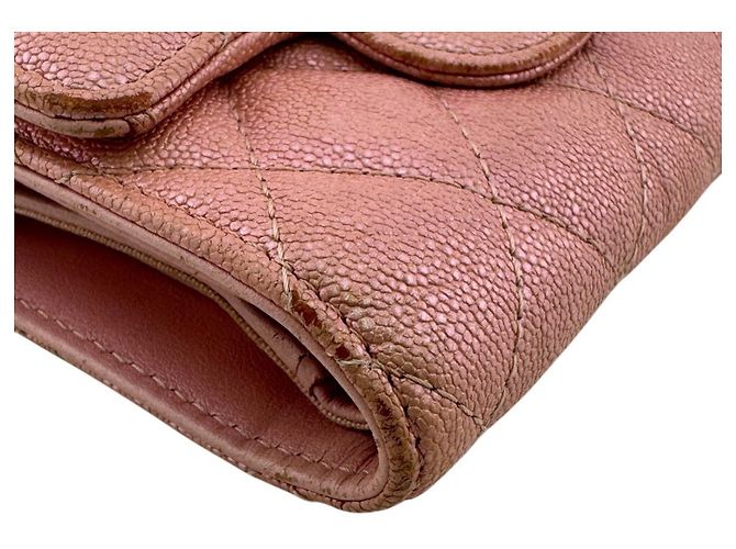 Portafoglio tri-fold Chanel in pelle caviar matelassé rosa - vista 3