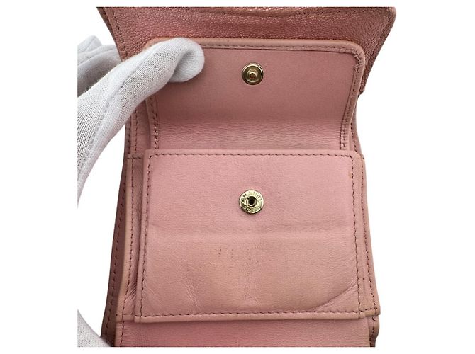 Portafoglio tri-fold Chanel in pelle caviar matelassé rosa - vista 8