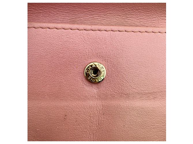 Portafoglio tri-fold Chanel in pelle caviar matelassé rosa - vista 9