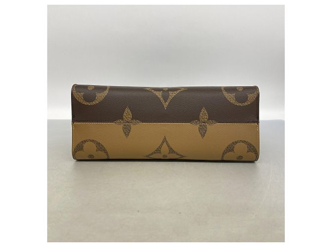 Sac cabas Louis Vuitton Monogram Giant Reverse OnTheGo MM - vue 3