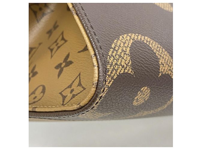 Sac cabas Louis Vuitton Monogram Giant Reverse OnTheGo MM - vue 8