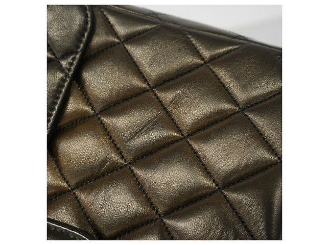 Chanel Schultertasche aus schwarzem Lammleder - Ansicht 6