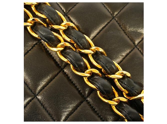 Chanel Schultertasche aus schwarzem Lammleder - Ansicht 8