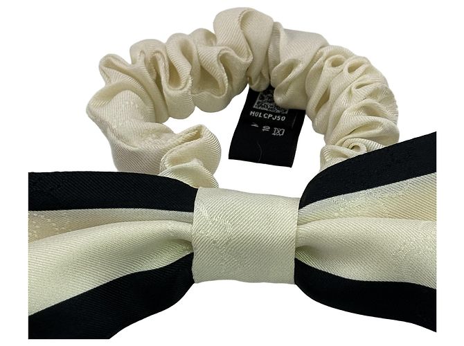 Scrunchie com fita Camélia Chanel - vista 4