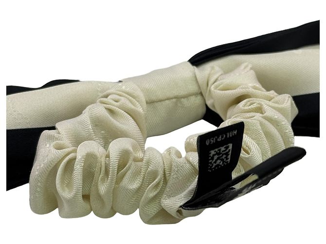 Scrunchie com fita Camélia Chanel - vista 6