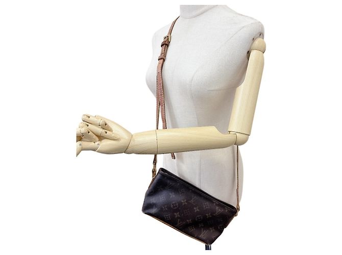 Borsa a tracolla Louis Vuitton Trotteur M51240 Monogram Canvas - vista 12