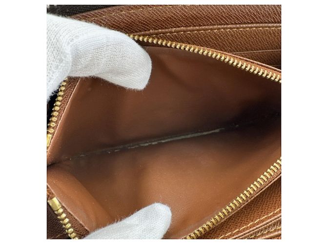 Louis Vuitton Monogram Zippy Wallet - view 11