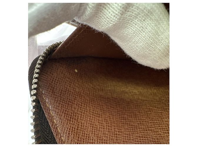 Louis Vuitton Monogram Zippy Wallet - view 17