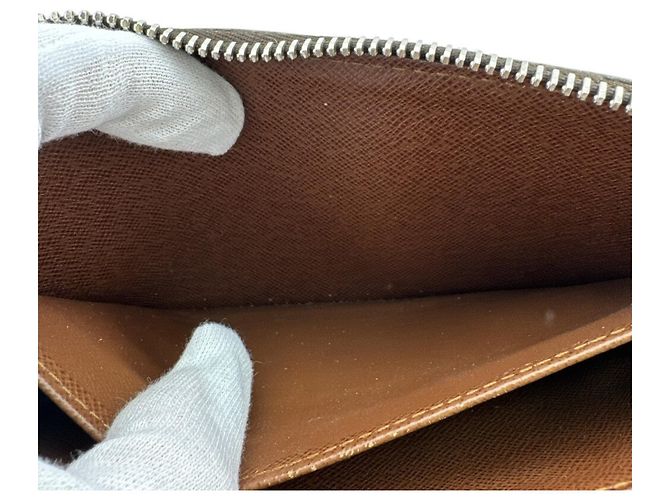 Louis Vuitton Monogram Zippy Wallet - view 9
