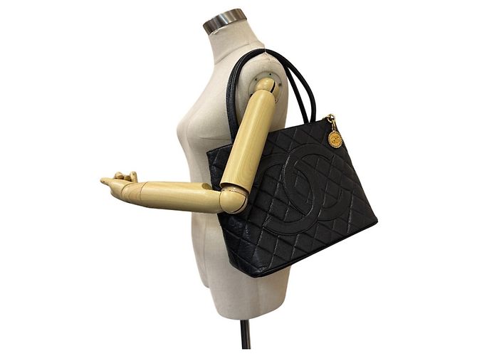 Borsa a mano Chanel Reissue Tote in pelle Caviar - vista 14
