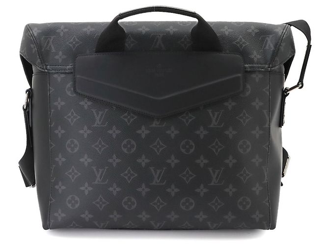 Bolsa de Ombro Louis Vuitton Monogram Eclipse Voyage MM - vista 3