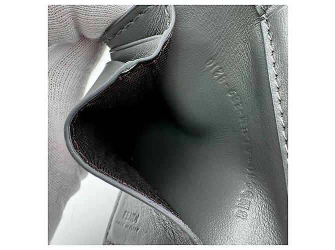 Fendi Auroch FF Leder Tri-fold Geldbörse - Ansicht 11