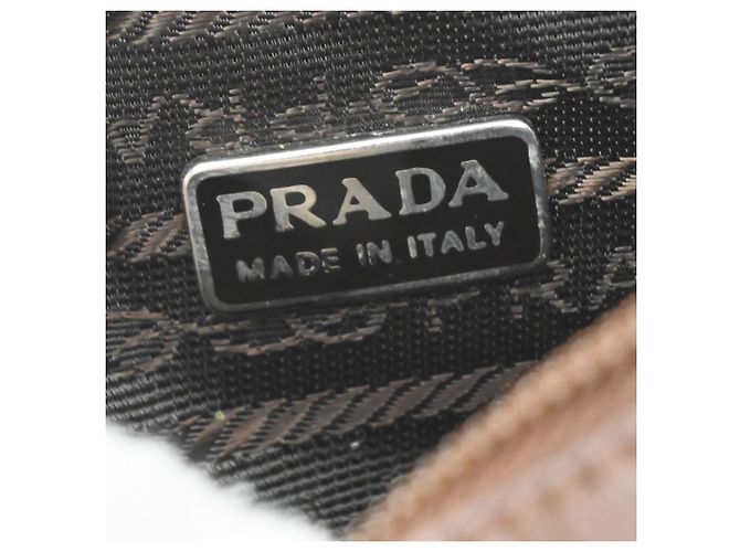 Prada Logo Pouch aus Leder - Ansicht 6