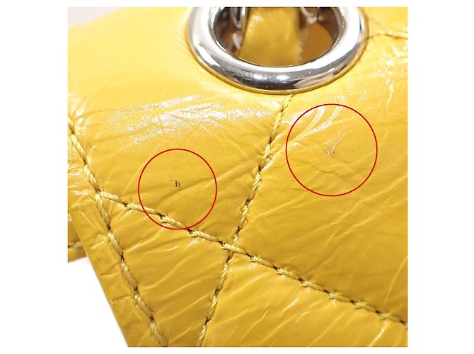 Mochila Chanel de cuero y vinilo amarillo - vista 5