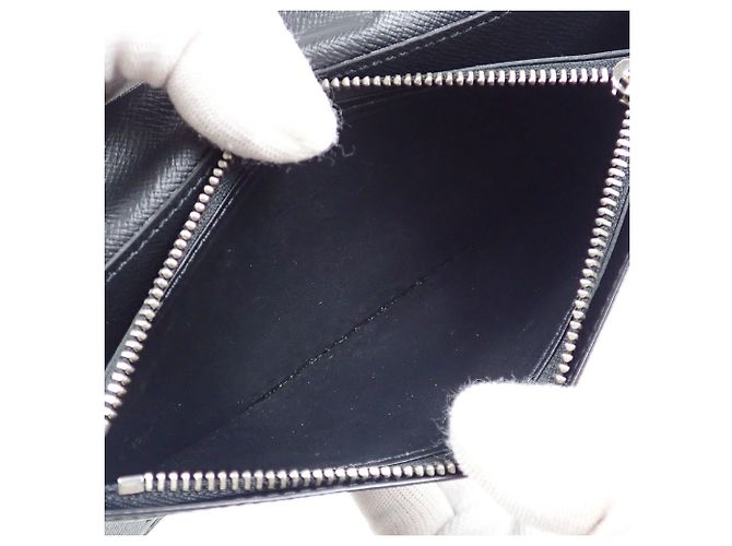 Louis Vuitton Epi Leather Long Wallet - view 8